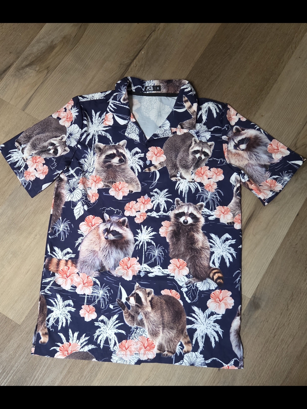 Navy Blue Raccoon Print Short-Sleeve Button Down Men's Shirt Sz S ~ BIN P